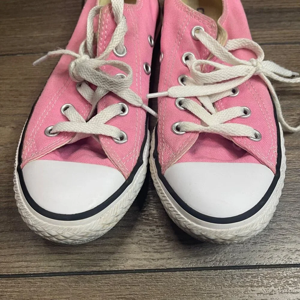 Converse Chuck Taylor All Star Low Top Sneakers Girls Size 1 Pink Canvas Lace Up